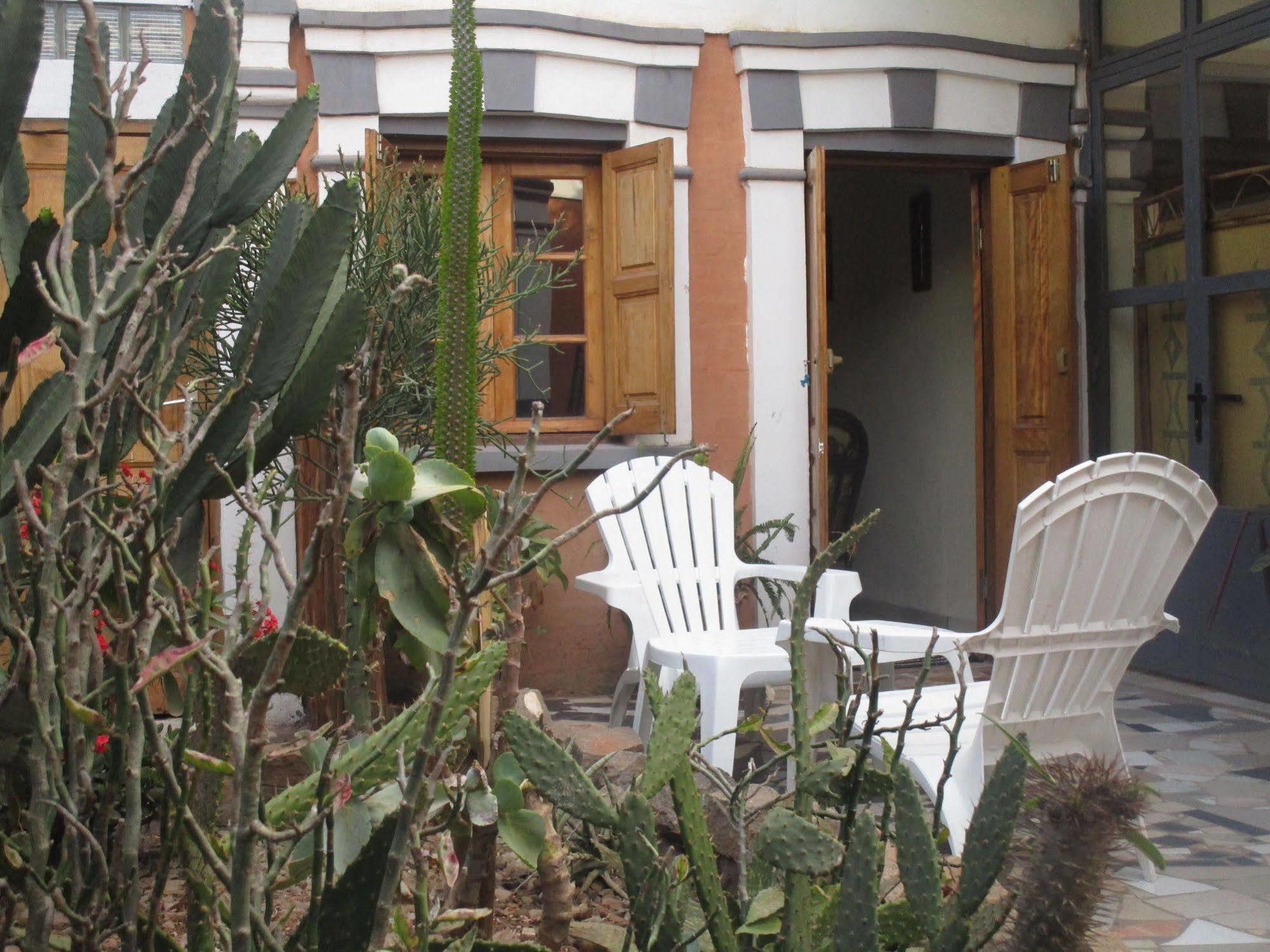 Meva Guesthouse Antananarivo Exterior foto